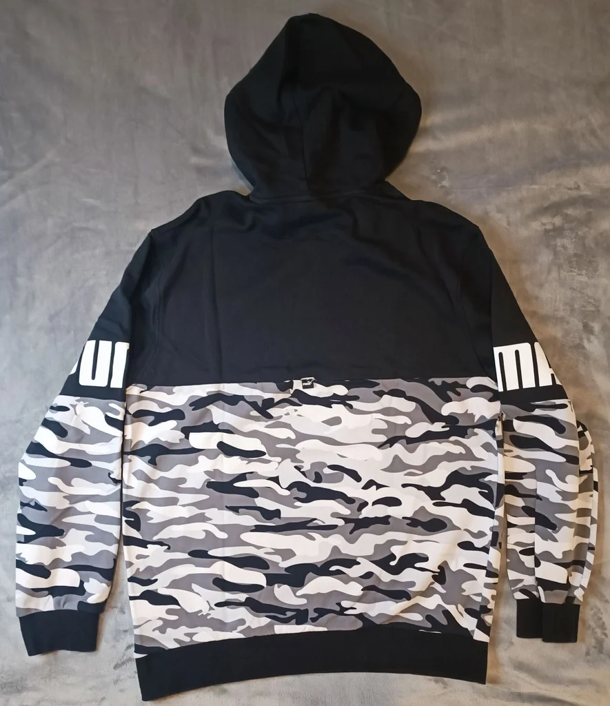 Puma hoodie pull in size M in very good condition with a black and white camouflage colorway – photo 6
